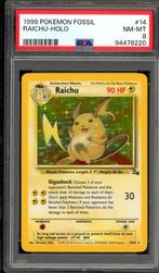 Raichu Holo PSA 8 - 14/62 - Fossil 1999, Hobby en Vrije tijd, Verzamelkaartspellen | Pokémon, Ophalen of Verzenden, Zo goed als nieuw