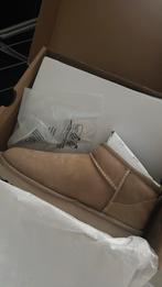 Ugg classic ultra mini sand 37, Ophalen of Verzenden, Nieuw, Beige