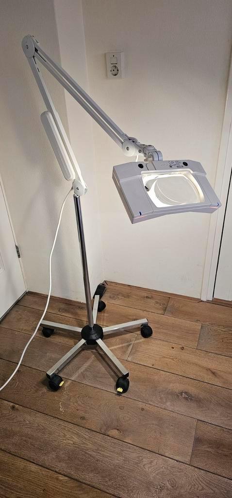 Luxo Wave Plus loeplamp, optioneel rolstatief/opzetlens, Hobby en Vrije tijd, Vergrootglazen, Loepen en Loeplampen, Gebruikt, Overige typen