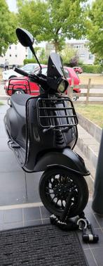Vespa sprint 2021 compleet geel kenteken!, Fietsen en Brommers, Scooters | Vespa, Ophalen, Zo goed als nieuw