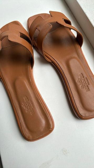 Slippers Bruin Maat 39 beschikbaar voor biedingen
