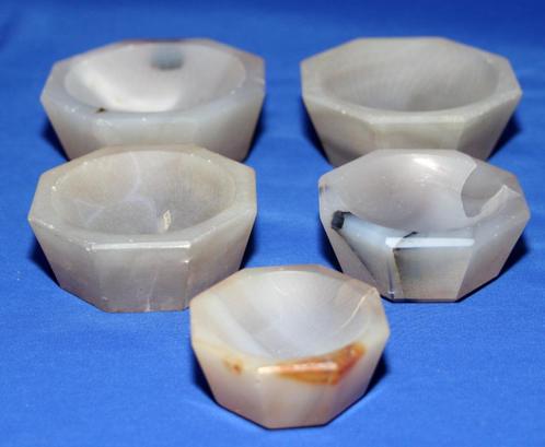 5 Prachtige Gesneden Agaten Bakjes Art Deco, Antiek en Kunst, Antiek | Overige Antiek, Verzenden