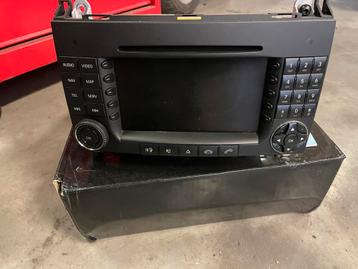 Radio multimedia systeem cd speler mercedes w639 w906 beschikbaar voor biedingen