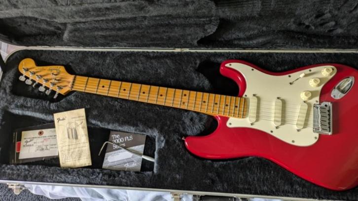 Fender deluxe American standard Stratocaster 1989, Muziek en Instrumenten, Snaarinstrumenten | Gitaren | Elektrisch, Zo goed als nieuw