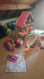 poppenhuis met heeel veeel barbies, Ophalen, Gebruikt
