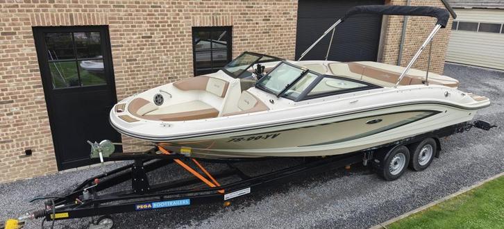 Sea Ray 21 SPX met Pega Trailer, Watersport en Boten, Speedboten, Zo goed als nieuw, 6 meter of meer, Benzine, 200 pk of meer