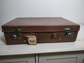 K473 VINTAGE jaren 50 koffer van kunstleder beschikbaar voor biedingen