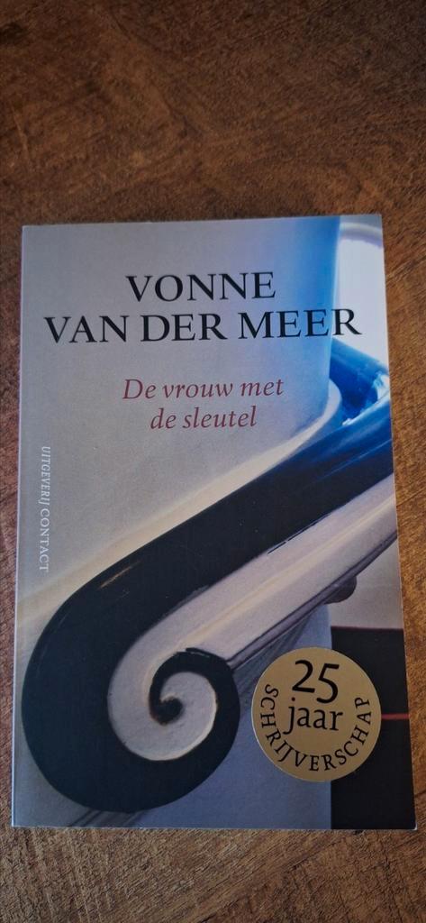 Vonne van der Meer - De vrouw met de sleutel, Boeken, Literatuur, Zo goed als nieuw, Ophalen of Verzenden