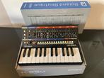 Roland JU-06A Boutique Synthesizer + K-25m Keyboard, Roland, Zo goed als nieuw, Met midi-aansluiting, Overige aantallen