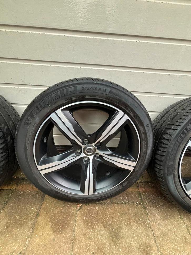 Velgen Volvo V90, Auto-onderdelen, Banden en Velgen, Banden en Velgen, Zomerbanden, 18 inch, 245 mm, Personenwagen, Gebruikt, Ophalen