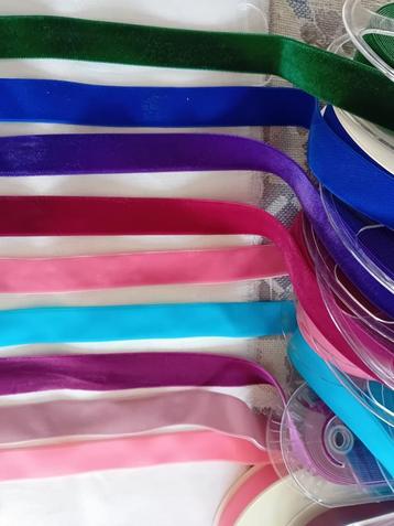 Fluweel Band- div.kleuren beschikbaar voor biedingen