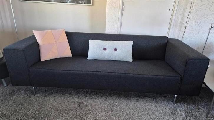Design on stock bank 3 zits antracietgrijs, Huis en Inrichting, Banken | Bankstellen, Zo goed als nieuw, 200 tot 250 cm, 75 tot 100 cm