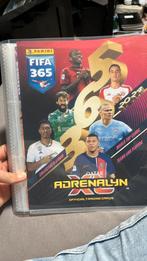 Panini adrenalyn voetballen kaarten speciaal + verzamel boek, Hobby en Vrije tijd, Ophalen of Verzenden, Zo goed als nieuw, Meerdere plaatjes