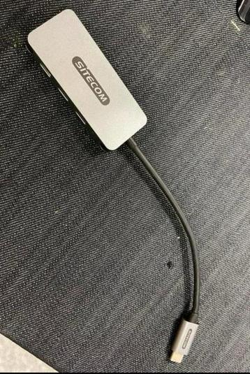 4x USB-C dock beschikbaar voor biedingen