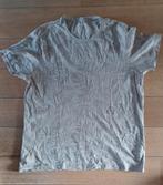 T-Shirt. Leveren. XL. Grijs. Bladmotief., Ophalen of Verzenden, Gedragen, Maat 56/58 (XL), Grijs