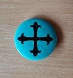 Button met flory (fleury) kruis, Ophalen of Verzenden, Gebruikt, Overige onderwerpen, Button