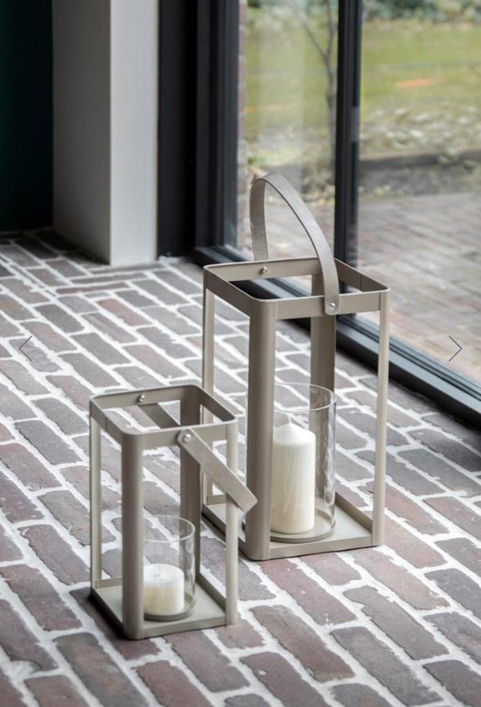 2 Gusta Lantaarns Nieuw in Doos - Medium & Large, Huis en Inrichting, Woonaccessoires | Kandelaars en Kaarsen, Nieuw, Kandelaar