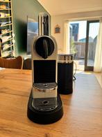 Nespresso apparaat met melkopschuimer, Espresso apparaat, Ophalen of Verzenden, Zo goed als nieuw, 1 kopje