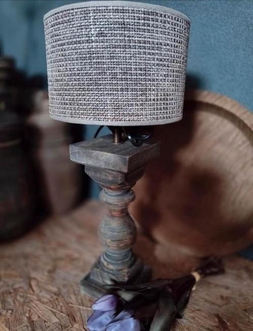 Prachtige sobere houten lamp inclusief lampenkap!, Huis en Inrichting, Lampen | Tafellampen, Nieuw, Minder dan 50 cm, Hout, Ophalen of Verzenden