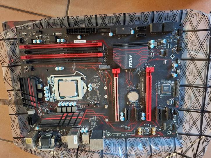 Moederbord Z270 en Cpu i7-7700, Computers en Software, Moederborden, Zo goed als nieuw, Intel, DDR4, Ophalen of Verzenden