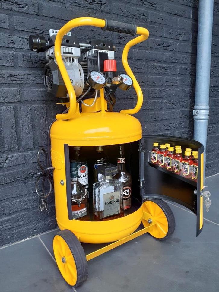 Mancave minibar gemaakt van een compressor, Huis en Inrichting, Barren, Zo goed als nieuw, Ophalen