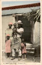 Curaçao - native family, Verzamelen, Ansichtkaarten | Buitenland, Gelopen, Ophalen of Verzenden, Buiten Europa, Voor 1920
