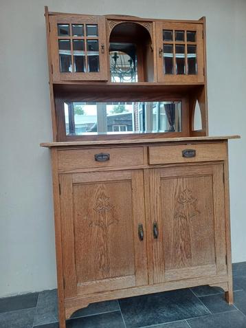 Brocante servieskastje  voor een klein prijsje beschikbaar voor biedingen