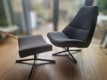 Mooie antraciet draaistoel met hocker. Goede kwaliteit! beschikbaar voor biedingen