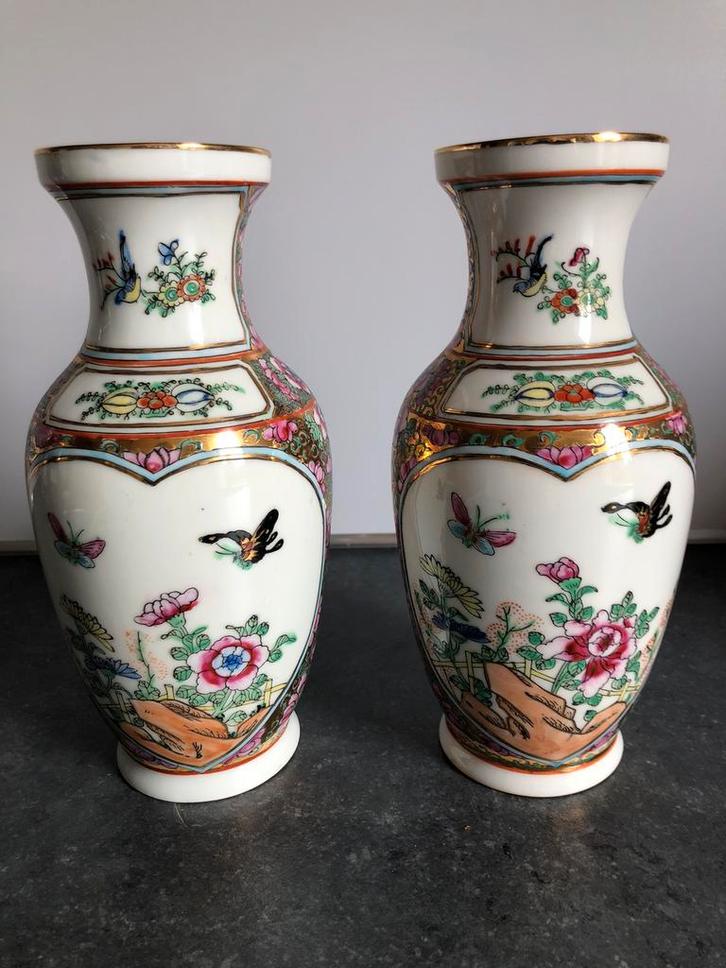 Twee Chinese vazen, hoogte 21 cm, Antiek en Kunst, Antiek | Vazen, Ophalen of Verzenden