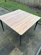 Mooie tuintafel - Vierkant, Ophalen, Zo goed als nieuw, Vierkant, Hout