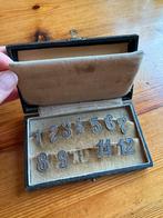 Antieke zilveren tafelnummers in doosje, Antiek en Kunst, Antiek | Goud en Zilver, Ophalen of Verzenden
