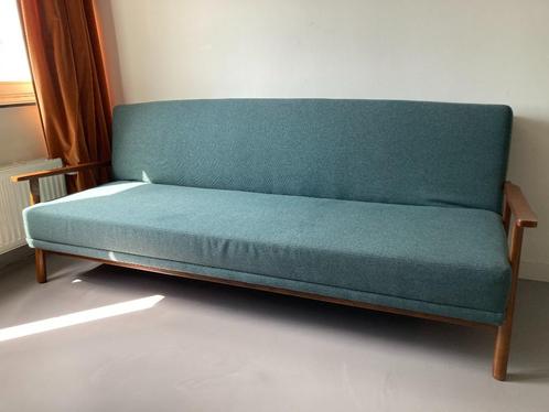Slaapbank van Made dot com, Huis en Inrichting, Slaapkamer | Slaapbanken, Gebruikt, 120 cm, 210 cm, Tweepersoons, Bruin, Groen