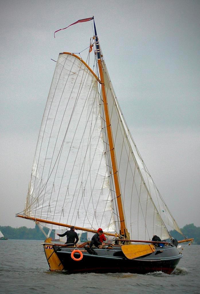 Schokker Voor De Wind ( met nieuwe motor), Watersport en Boten, Platbodems, Zo goed als nieuw, 9 tot 12 meter, Staal, Diesel, Ophalen