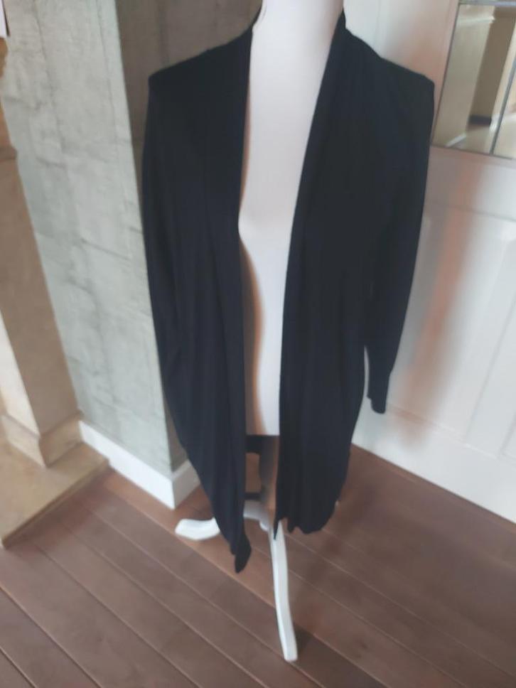 PRACHTIG ZWART LANG VEST VAN IN WEAR MT XS/S NIEUWSTAAT, Kleding | Dames, Truien en Vesten, Zo goed als nieuw, Maat 36 (S), Zwart