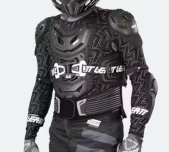 Bodyprotector maat 147-159 Leatt 5.5 beschikbaar voor biedingen