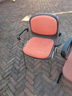 Stoel met rode bekleding, Huis en Inrichting, Stoelen, Ophalen, Gebruikt, Rood, Eén