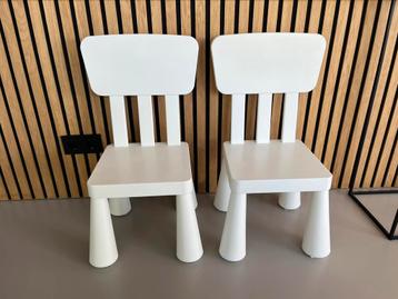 Twee IKEA MAMMUT stoeltjes // wit beschikbaar voor biedingen
