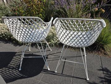 Nette kuipstoelen  beschikbaar voor biedingen