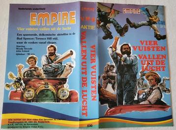 Vier Vuisten Vallen Uit De Lucht Cover (Small Box) VHS beschikbaar voor biedingen