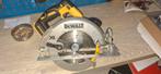 Dewalt Handcirkelzaag bijna nieuw, Doe-het-zelf en Verbouw, Gereedschap | Zaagmachines, Cirkelzaag, Ophalen of Verzenden, Zo goed als nieuw
