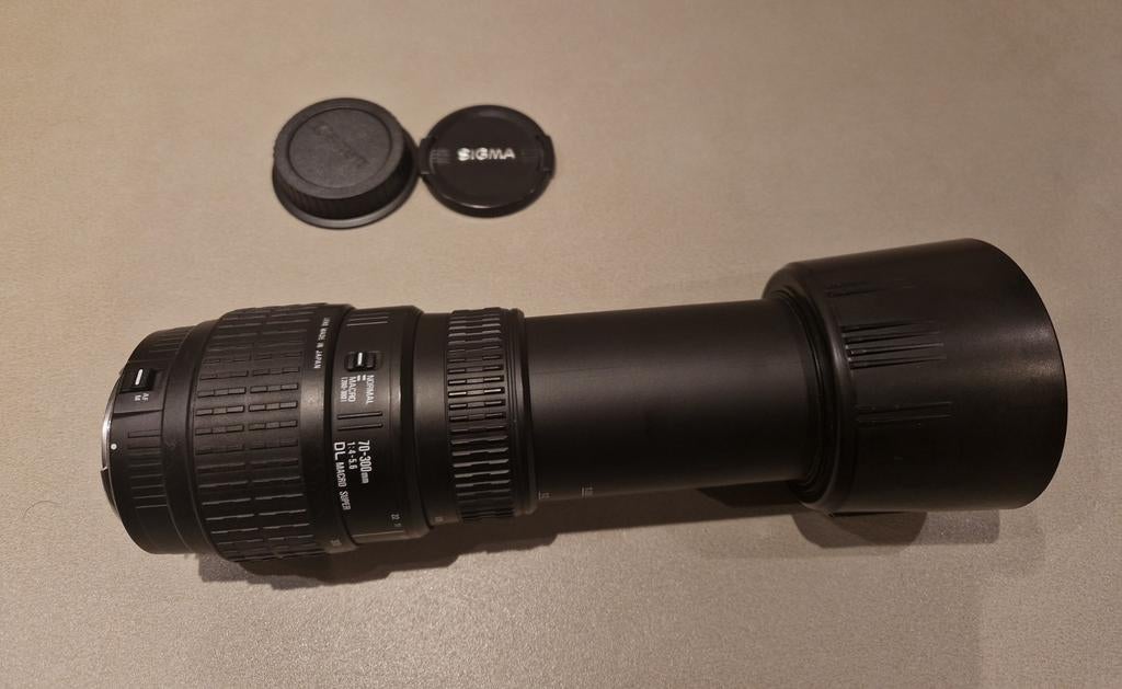 Sigma 70-300mm f/4-5.6 DL macro Super (EF vatting), Ophalen of Verzenden, Zo goed als nieuw