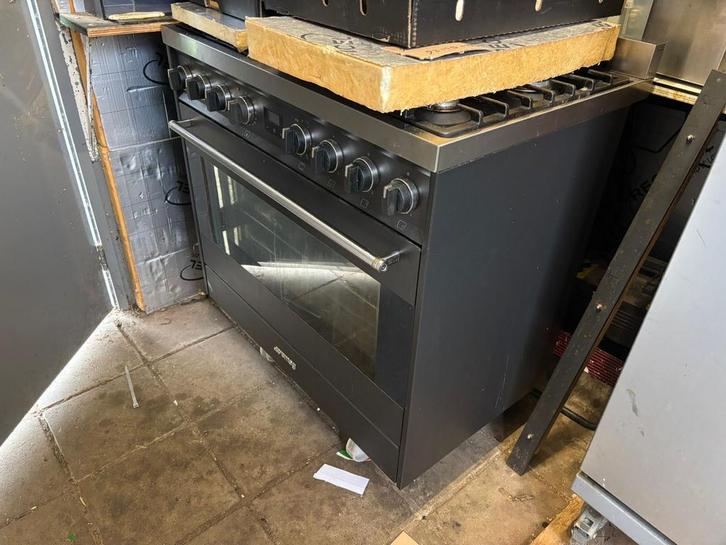 Smeg Fornuis met Gas Kookplaat en Oven, Witgoed en Apparatuur, Fornuizen, Gebruikt, Vrijstaand, Gas, 5 kookzones of meer, 60 cm of meer
