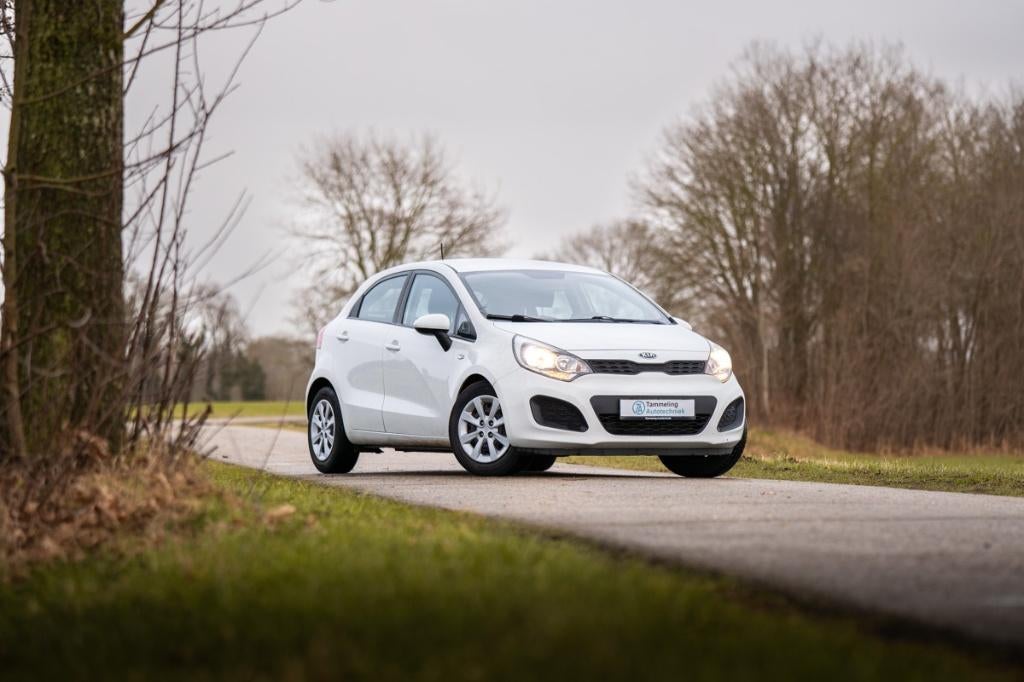 Kia Rio 1.2 I 5DRS 2014 Wit, Voorwielaandrijving, Euro 5, 4 cilinders, Wit