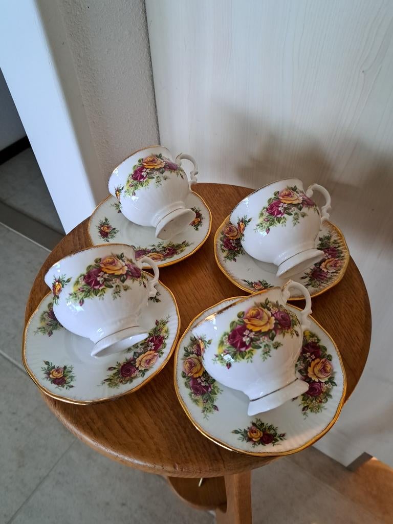 4 mooie gave engelse kopjes, Ophalen of Verzenden, Zo goed als nieuw, Overige stijlen, Kop(pen) en/of Schotel(s)