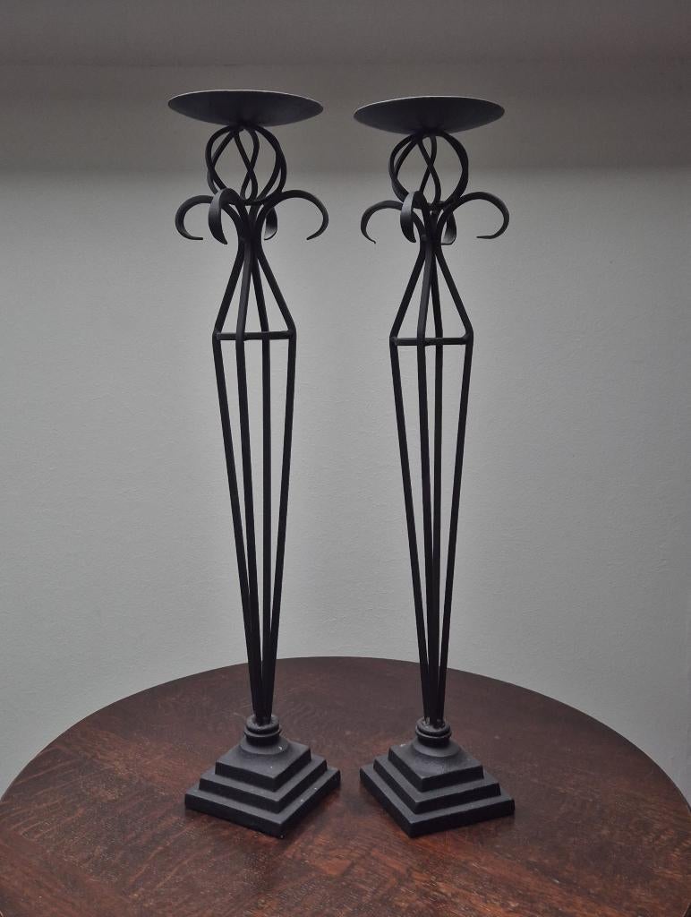 2 zeer fraaie kaarsenstandaards van gietijzer 58 cm hoog, Antiek en Kunst, Ophalen of Verzenden