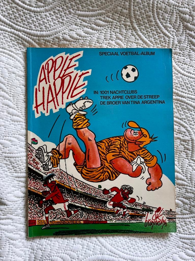 Appie Happie Speciaal Voetbal-Album - Klassiek Stripboek, Boeken, Eén stripboek, Ophalen of Verzenden, Gelezen