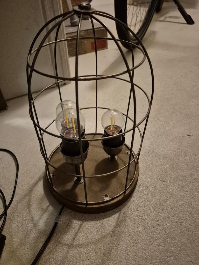 Leuk tafellampje met 3 bolletjes ong 30 cm hoog, Ophalen of Verzenden, Gebruikt