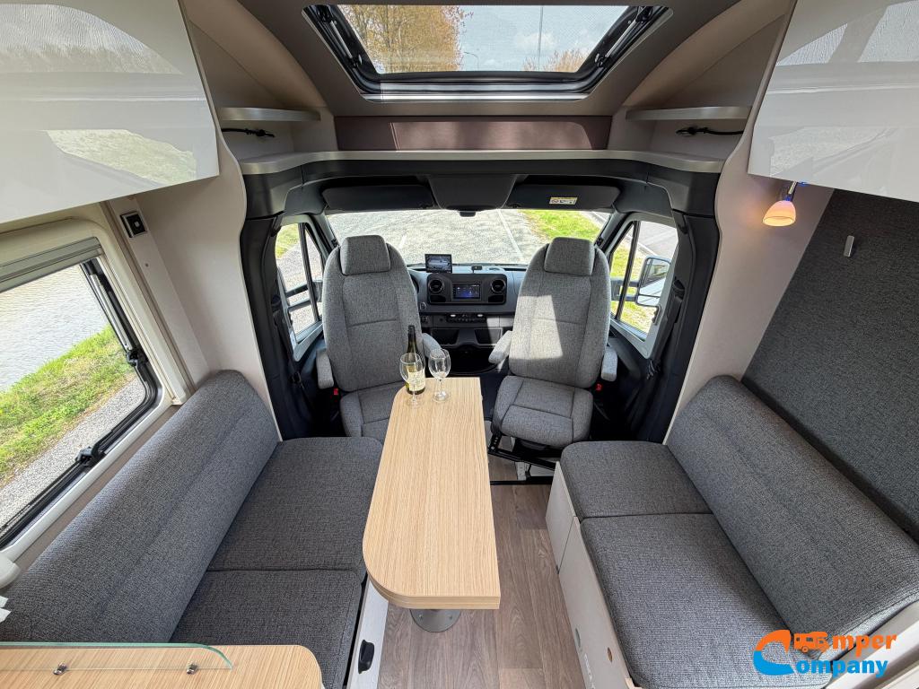 Hymer Tramp 695 T Queensbed / Face to face / Face to face, Automaat, Tot en met 2, 7 tot 8 meter, Bedrijf