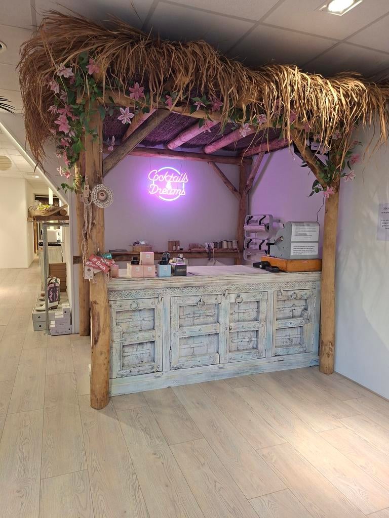 Prachtig indiaas dressoir, Huis en Inrichting, Kasten | Dressoirs, Ophalen, Zo goed als nieuw, 25 tot 50 cm, 200 cm of meer