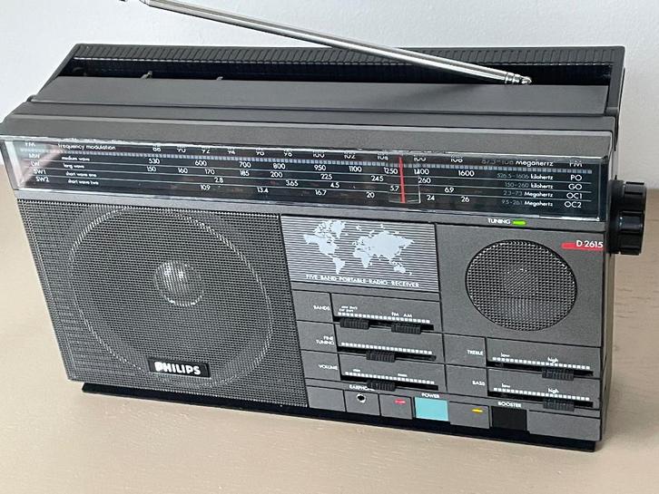 Vintage Philips D2615 portable radio, Audio, Tv en Foto, Radio's, Zo goed als nieuw, Wereldontvanger, Ophalen of Verzenden